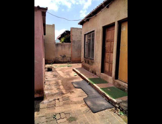 2 BEDROOM HOUSE FOR SALE IN THULANI